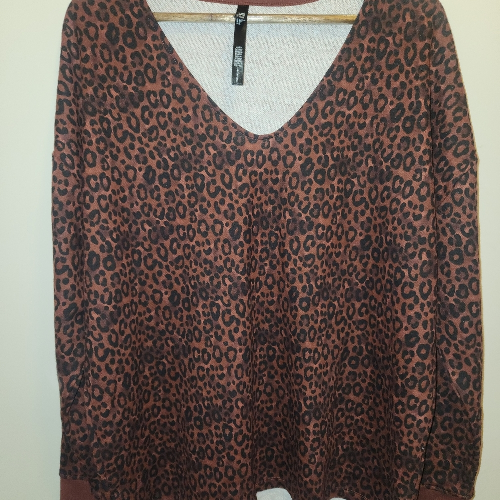 Victoria Secret Sport Sweater Leopard Print Sz Large Brown/Black